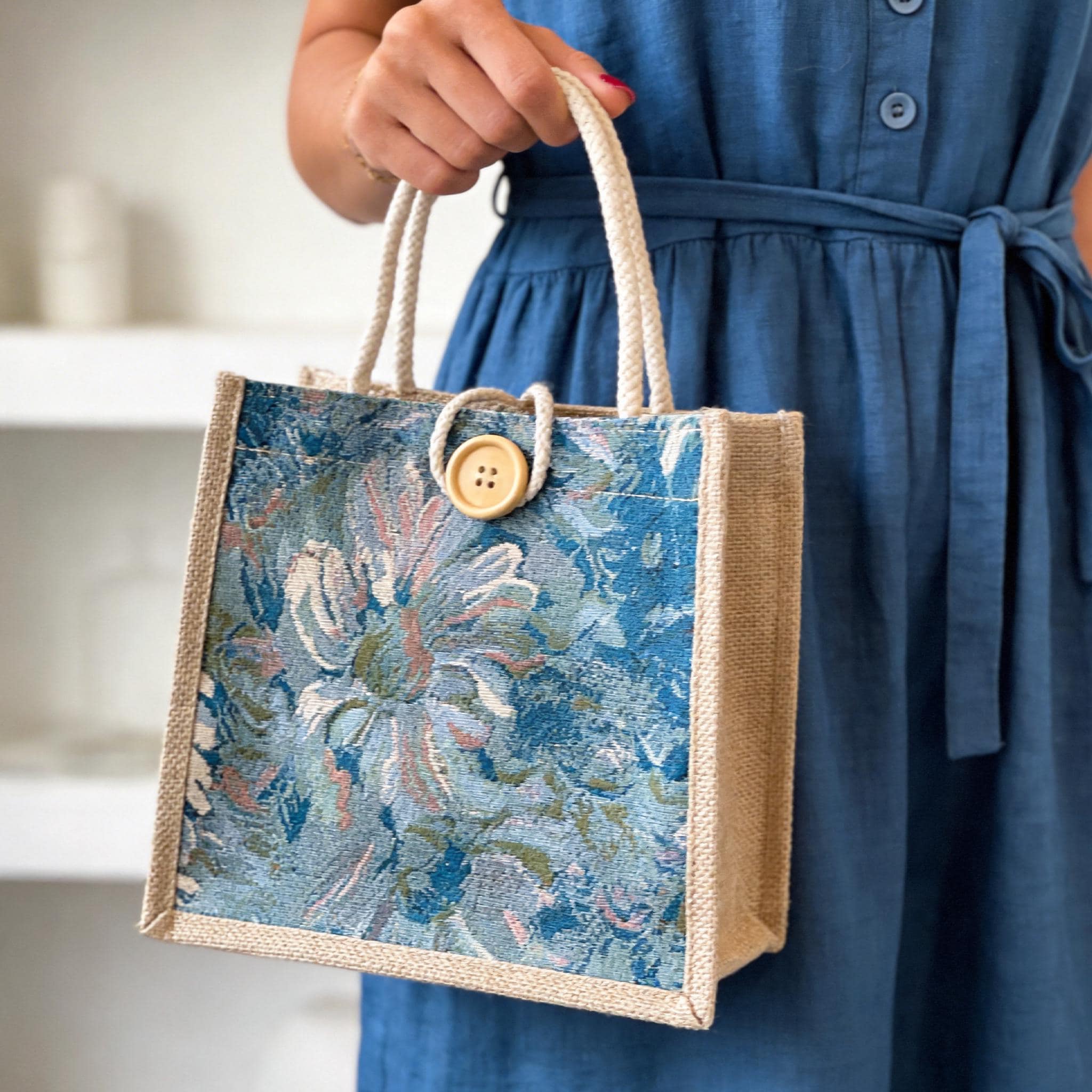 Vintage Tapestry Floral Jute Tote Bag, Woven Jacquard Canvas Purse, Rustic Wooden Button Handbag, Small Everyday Burlap Bag,mothers Day Gift