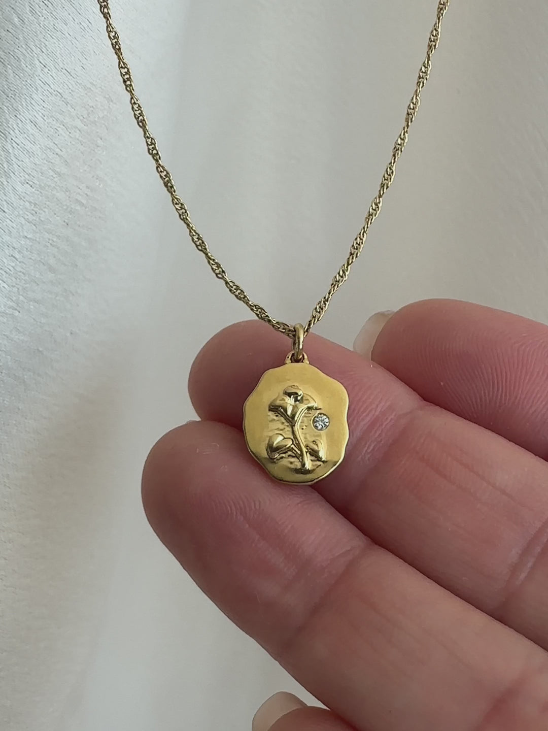 Elisajewels September Morning Glory Birthday Flower Pendant Necklace