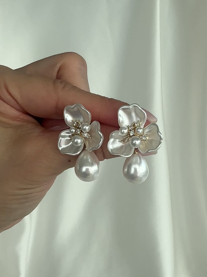 Elisajewels Eden Floral Statement Earrings