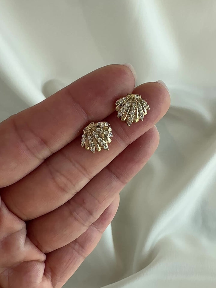 Elisajewels Coquille Shell Studs